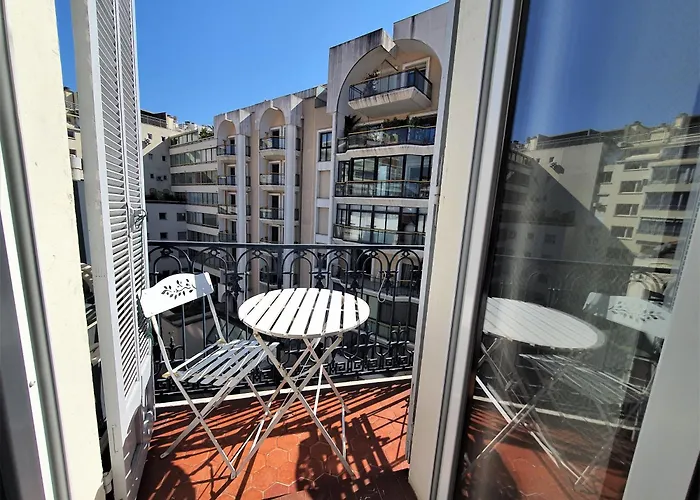 Carre D'or Duplex, By Welcome To Apartment